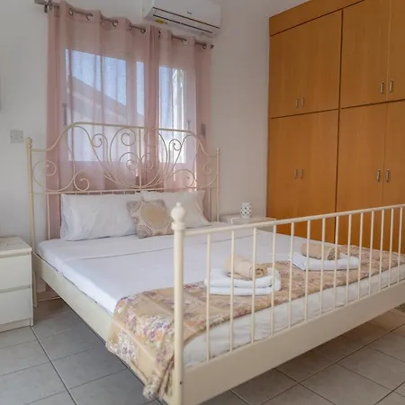 Sun & Private Villa Protaras