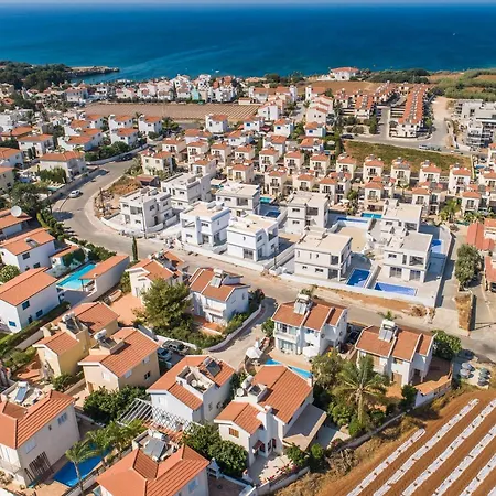 Sun & Private Villa Protaras