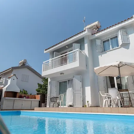 Sun & Private Villa