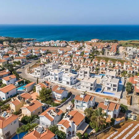 Sun & Private Villa *