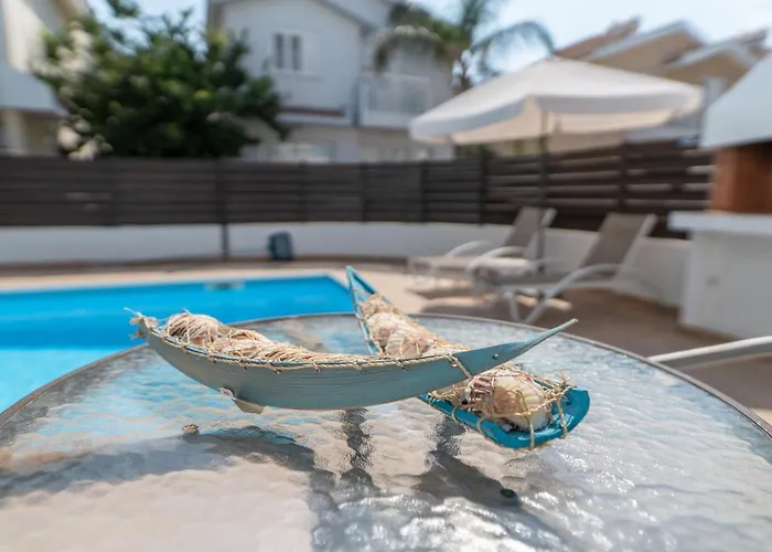 Sun & Private * Protaras